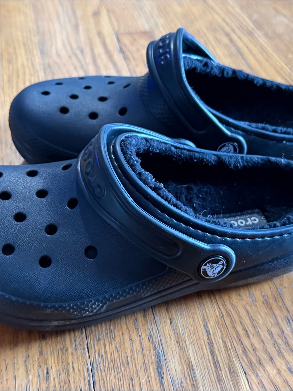 Crocs Kids Black Fleece-Lined Classic Clog